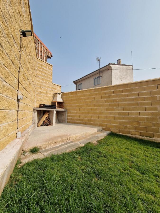 Endrinal Casa Rural Laila מראה חיצוני תמונה